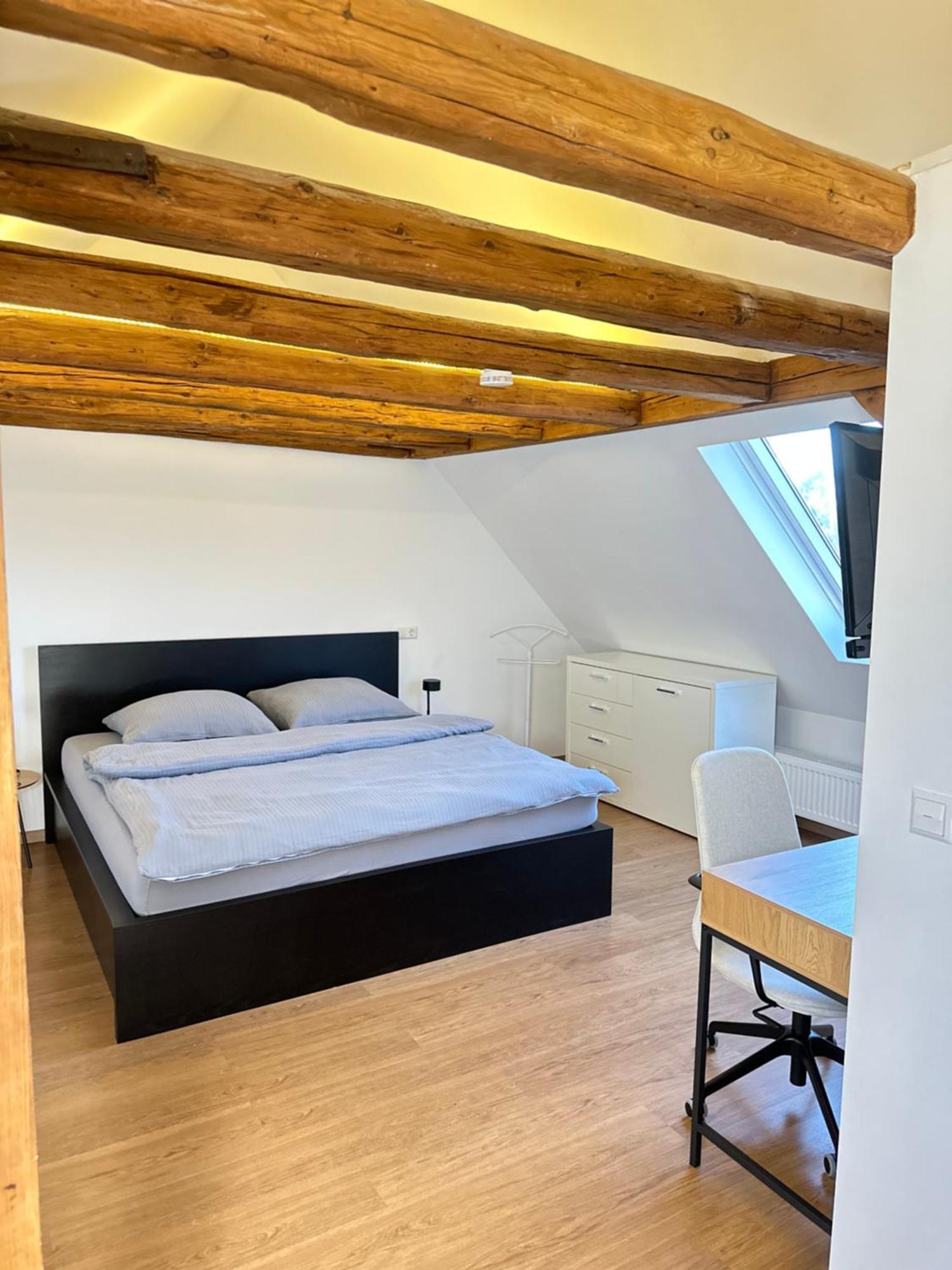 1 Zimmer Wohnung Dg Mit Klimaanlage Und Kleinen Balkon Oedheim Exterior foto